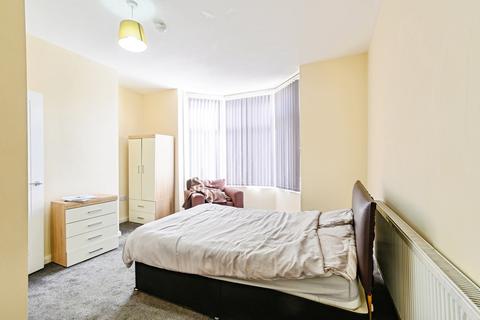 5 bedroom end of terrace house for sale, Church Street, Bolton BL3