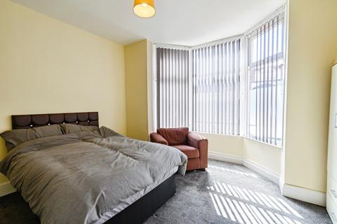 5 bedroom end of terrace house for sale, Church Street, Bolton BL3