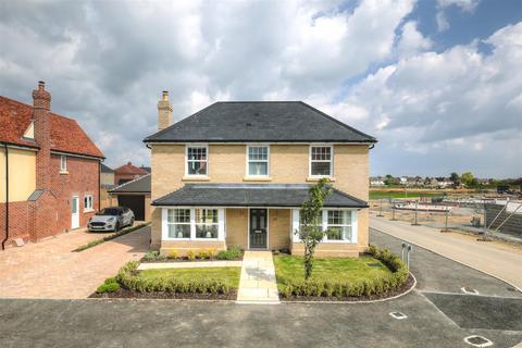 4 bedroom detached house for sale, Lawford Green, Manningtree