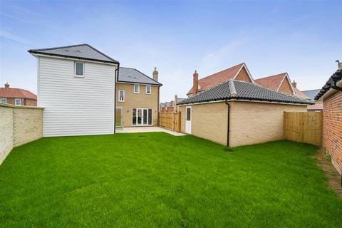 4 bedroom detached house for sale, Lawford Green, Manningtree