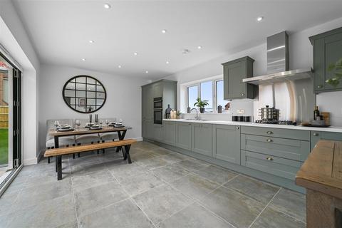 4 bedroom detached house for sale, Lawford Green, Manningtree