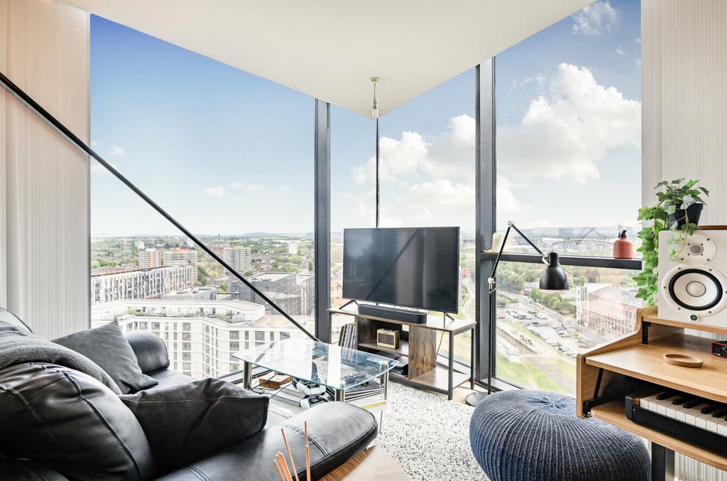 Apartment in Manchester, Miles Platting, Greater Manchester - View 2