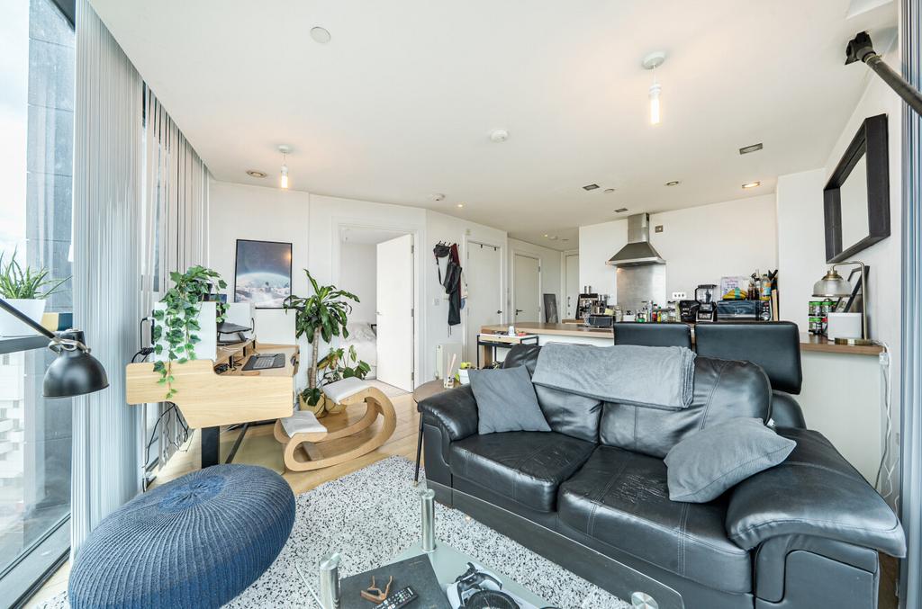 Apartment in Manchester, Miles Platting, Greater Manchester - View 3