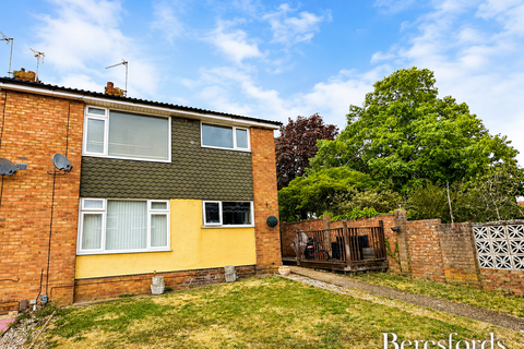 2 bedroom maisonette to rent, Suffolk Close, Colchester, CO4
