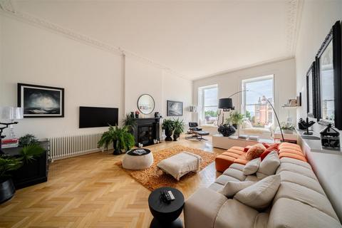2 bedroom apartment for sale, Royal York Crescent, Clifton, Bristol, BS8