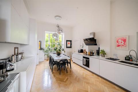 2 bedroom apartment for sale, Royal York Crescent, Clifton, Bristol, BS8