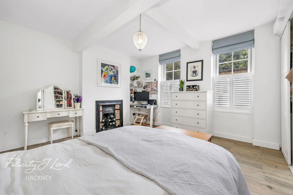 Bedroom, fireplace