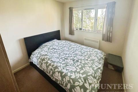 1 bedroom flat for sale, Rossignol Gardens, Carshalton, SM5 2ED