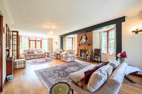 4 bedroom detached house for sale, Wolsey Road, Northwood