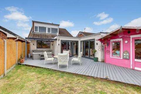 3 bedroom detached bungalow for sale, Canterbury Close, Mansfield NG19