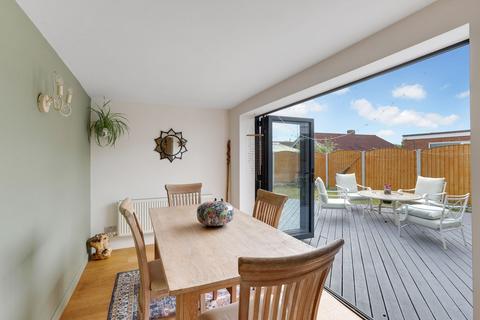 3 bedroom detached bungalow for sale, Canterbury Close, Mansfield NG19