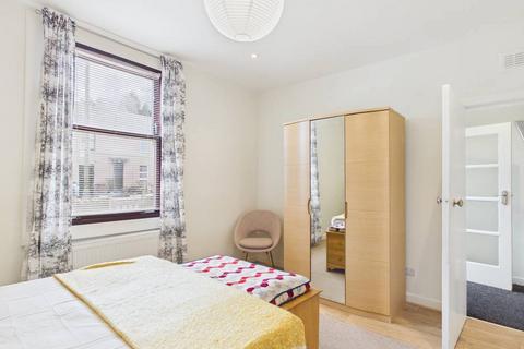 2 bedroom apartment to rent, Stoneybank Terrace, Musselburgh, EH21
