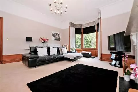 3 bedroom maisonette for sale