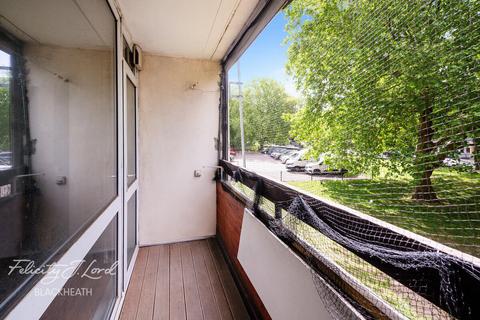 2 bedroom flat for sale, Winchester House, London,SE18.