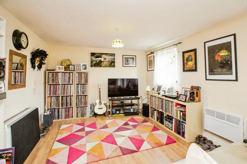 2 bedroom flat for sale, Albert Promenade, Halifax, West Yorkshire, HX3