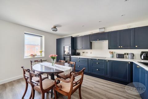 2 bedroom apartment for sale, New Zealand Avenue, Walton-On-Thames, Surrey, KT12