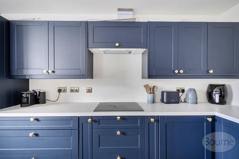 2 bedroom apartment for sale, New Zealand Avenue, Walton-On-Thames, Surrey, KT12