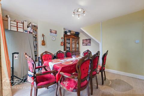4 bedroom semi-detached house for sale, Pragnell Road, London SE12