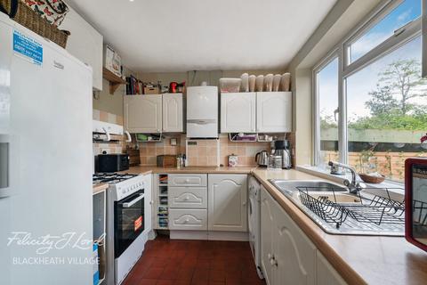 4 bedroom semi-detached house for sale, Pragnell Road, London SE12
