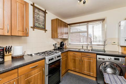 2 bedroom flat for sale, Britten Close, Crawley