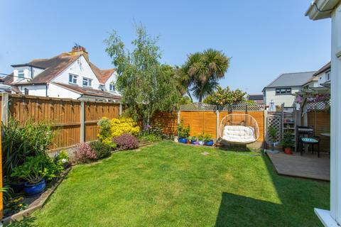 4 bedroom semi-detached house for sale, Pier Avenue, Herne Bay, Kent, CT6