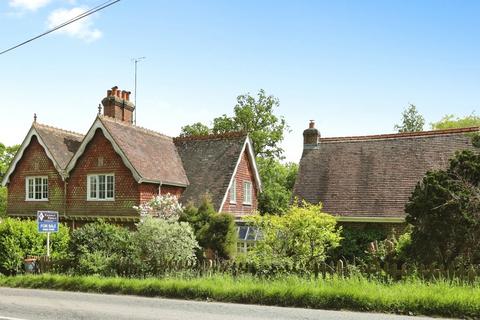 4 bedroom semi-detached house for sale, Little Bayham, Lamberhurst, Tunbridge Wells, East Sussex, TN3