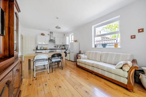 2 bedroom apartment for sale, Churchdown, Bromley