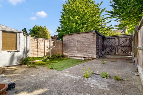 1 bedroom maisonette for sale, Fotheringham Road, Enfield, Greater London, EN1