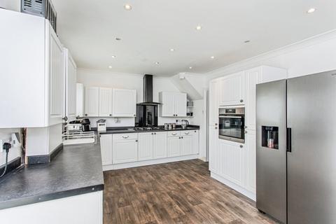 3 bedroom semi-detached house for sale, High Road, Benfleet SS7