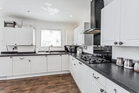 3 bedroom semi-detached house for sale, High Road, Benfleet SS7