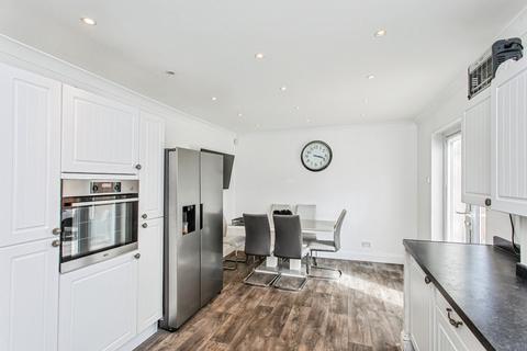 3 bedroom semi-detached house for sale, High Road, Benfleet SS7