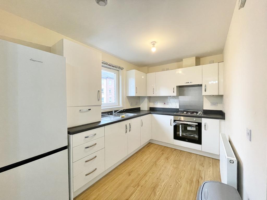 2 bedroom apartment to rent - View 6