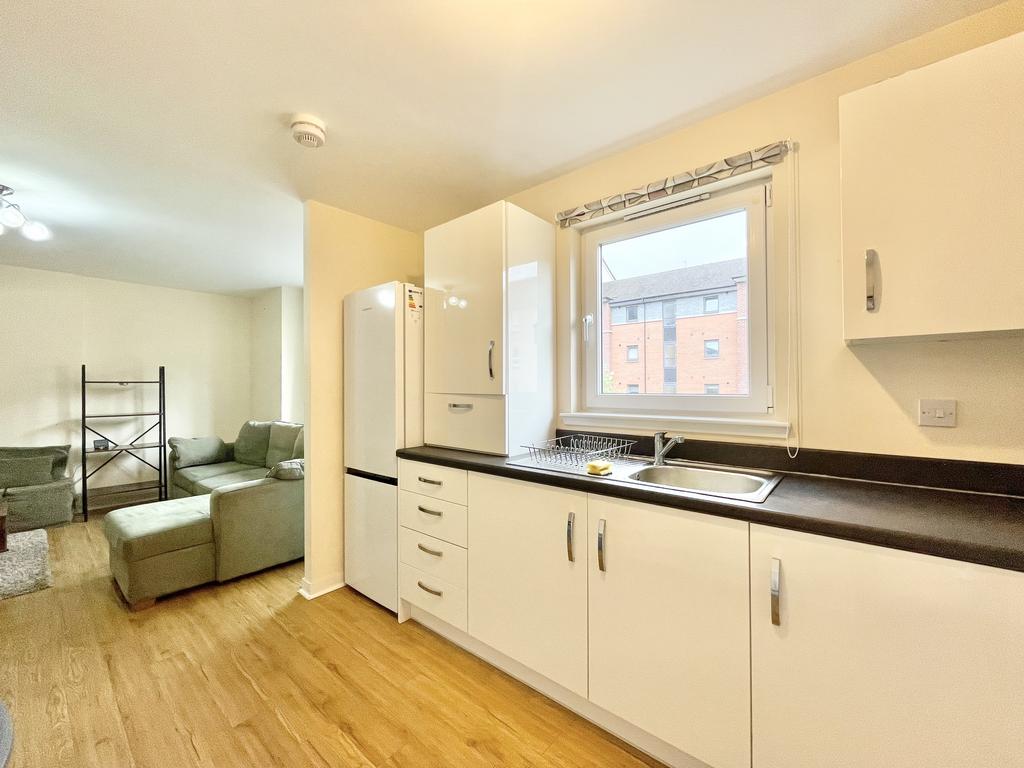 2 bedroom apartment to rent - More