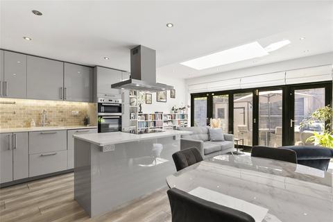 3 bedroom house for sale, Halston Close, SW11