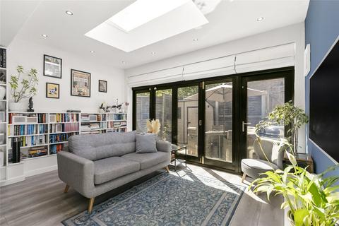 3 bedroom house for sale, Halston Close, SW11