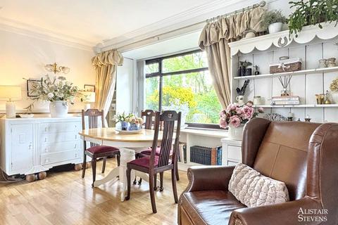 4 bedroom semi-detached house for sale, Firbank Road, Royton