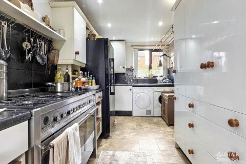 4 bedroom semi-detached house for sale, Firbank Road, Royton