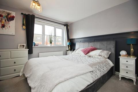 3 bedroom semi-detached house for sale, Marsden Avenue, Ossett, WF5