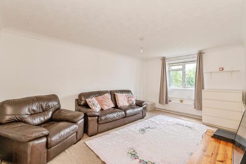 1 bedroom flat for sale, Avelon Road, Rainham, RM13