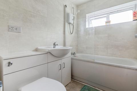 1 bedroom flat for sale, Avelon Road, Rainham, RM13