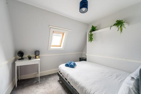 1 bedroom flat to rent, Streatham High Road London SW16