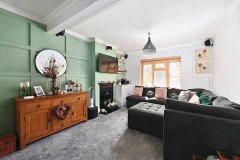2 bedroom semi-detached house for sale, York Road, Farnborough, GU14