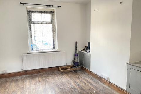 3 bedroom terraced house for sale, Richmond Street, Neath, Neath Port Talbot.