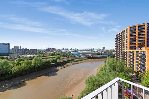 Studio for sale, Kent Building, 47 Hope Street, London, E14