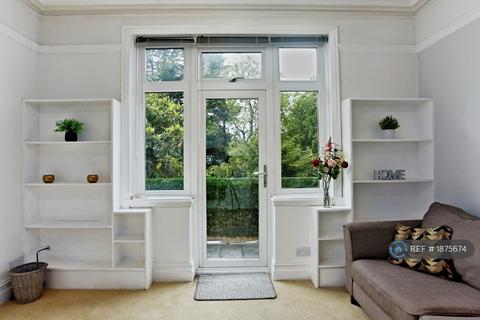 1 bedroom flat to rent, Drewstead Road, London, SW16