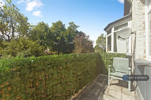 1 bedroom flat to rent, Drewstead Road, London, SW16