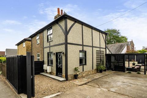 2 bedroom cottage for sale, Staines Road East,  Sunbury-on-Thames,  TW16