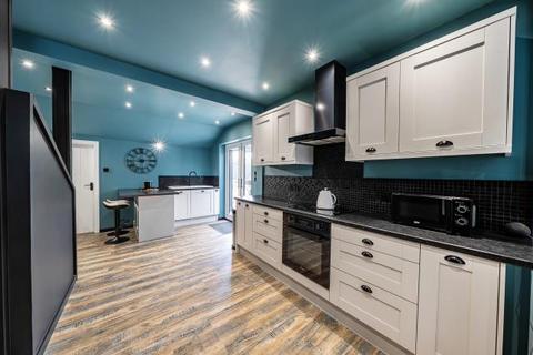 2 bedroom semi-detached house for sale, Staines Road East, Sunbury-On-Thames