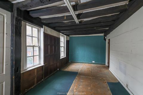 Retail property (high street) to rent, 8 Queen St Salisbury SP1 1EY