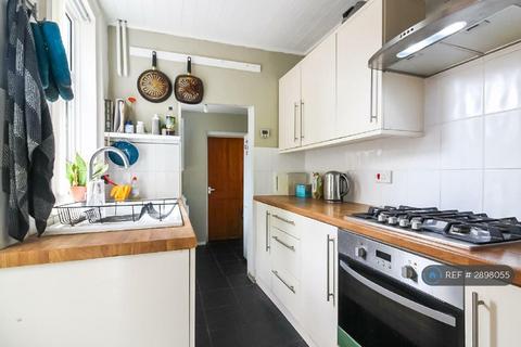 3 bedroom end of terrace house to rent, Onley Street, Norwich, NR2
